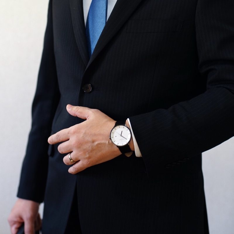 nordgreen　フィロソファ　ガンメタル　ブラックレザー　ビジネスコーデイメージ